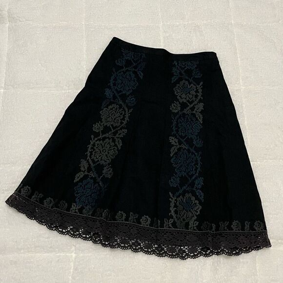 Ann Taylor Loft Embroidered Lace Skirt Size 0 P - Picture 1 of 7